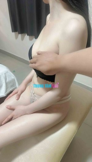 review-of-lem-hung-for-tra-my-massage-fuck-phuc-vu-chu-dao-tinh-cam-3264752-original.jpg