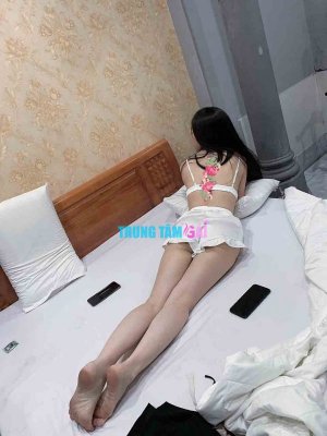 review-of-bic-boi-for-reup-hot-girl-khanh-my-face-xinh-body-chuan-server-chuyen-nghiep-3053358...jpg